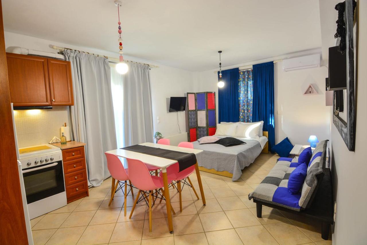 Theoni'S Apartments ซิโลกาสโตร ภายนอก รูปภาพ