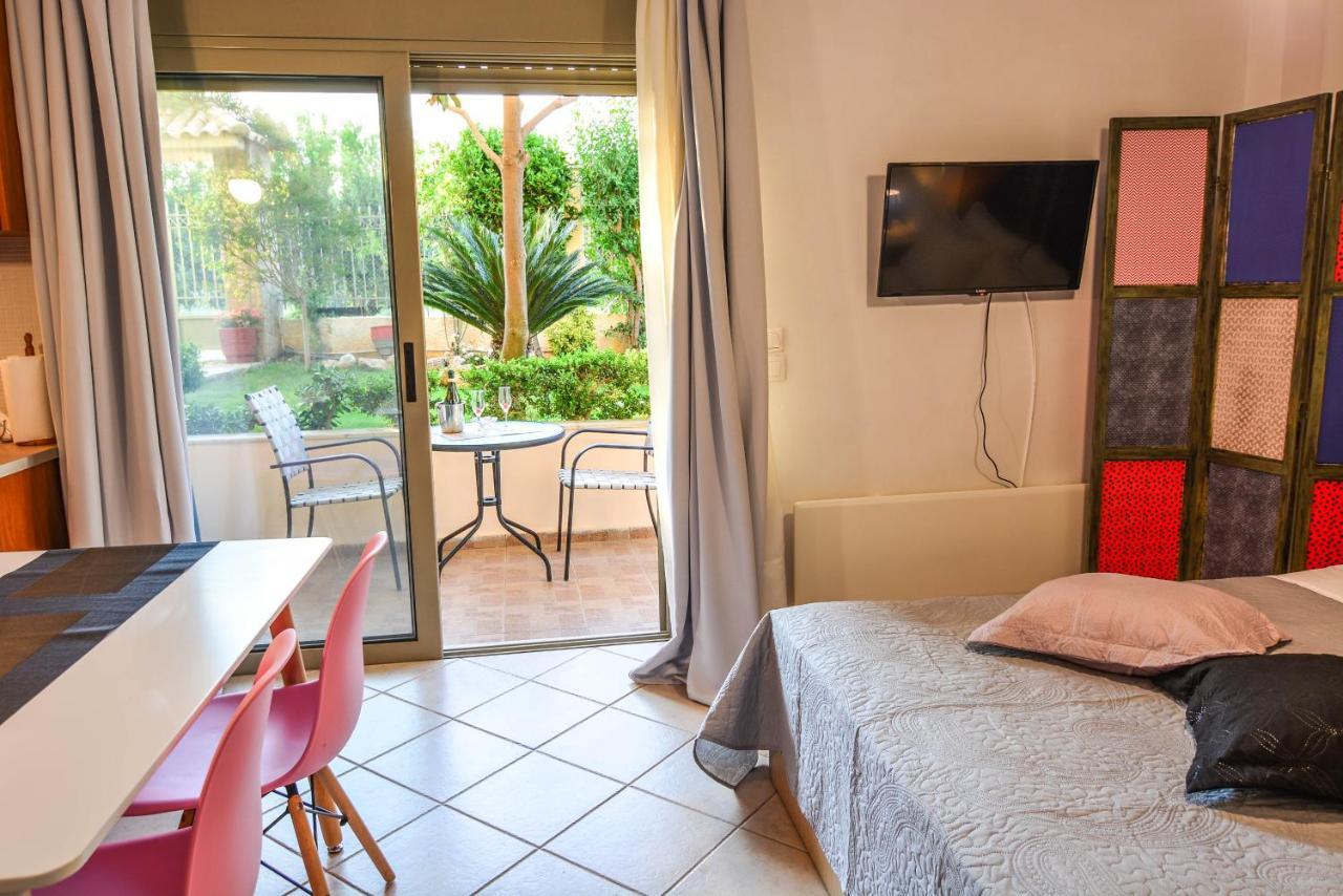 Theoni'S Apartments ซิโลกาสโตร ภายนอก รูปภาพ