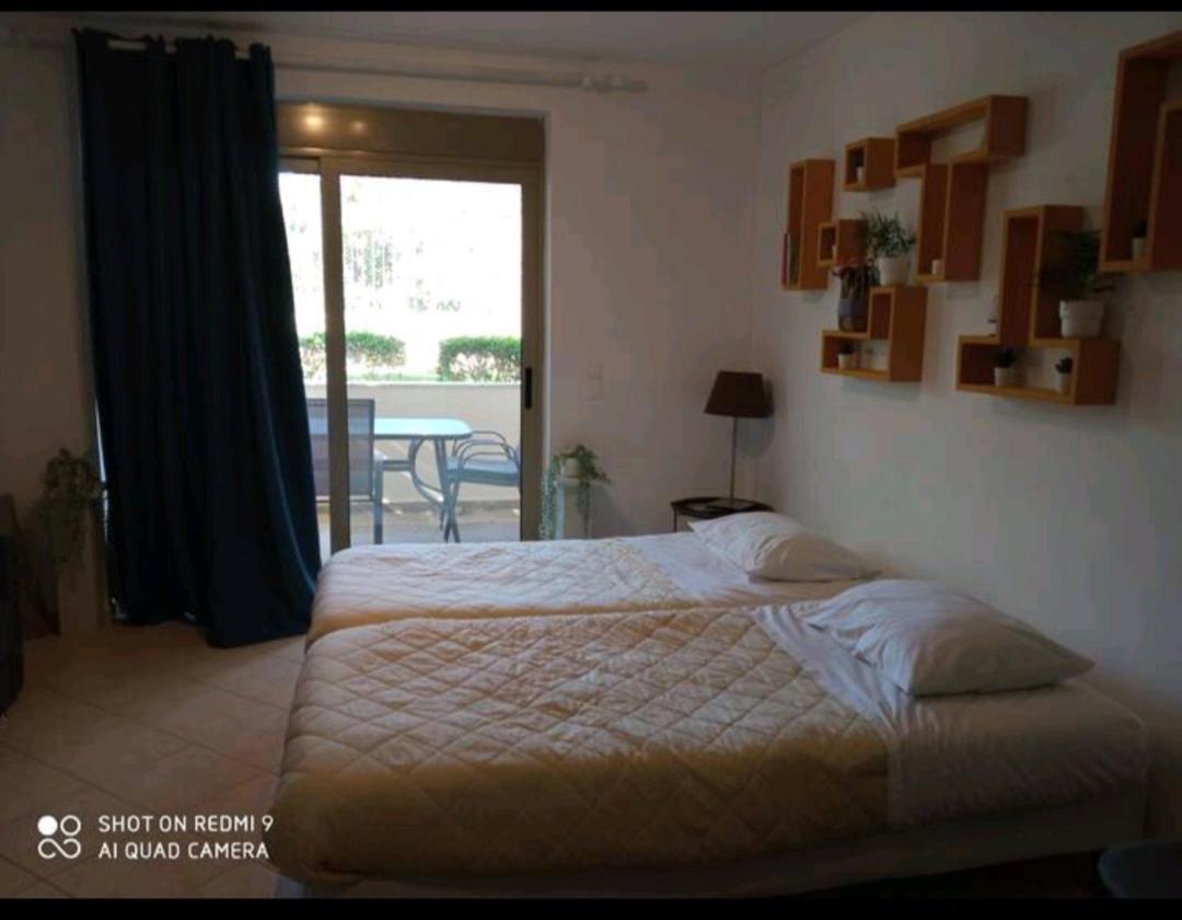 Theoni'S Apartments ซิโลกาสโตร ภายนอก รูปภาพ