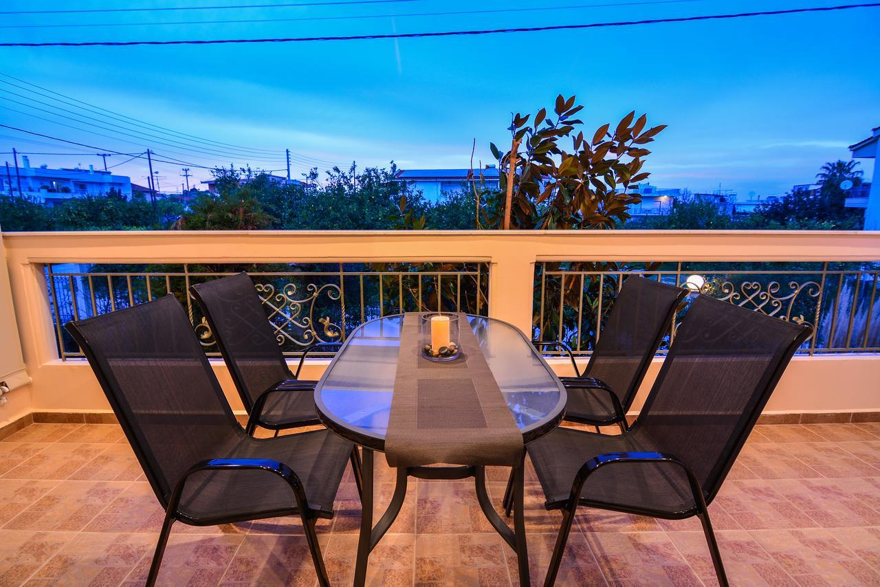 Theoni'S Apartments ซิโลกาสโตร ภายนอก รูปภาพ